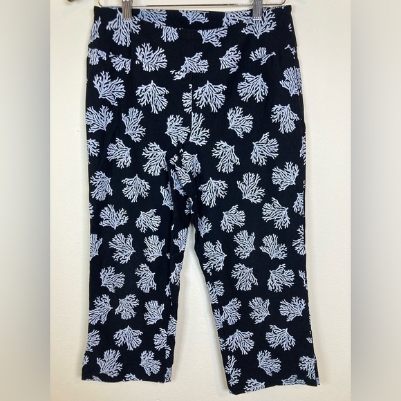 Lulu-B Pants - Lulu-B Black White Coral Print Capri Pants Womens Size 6 Stretch Coastal